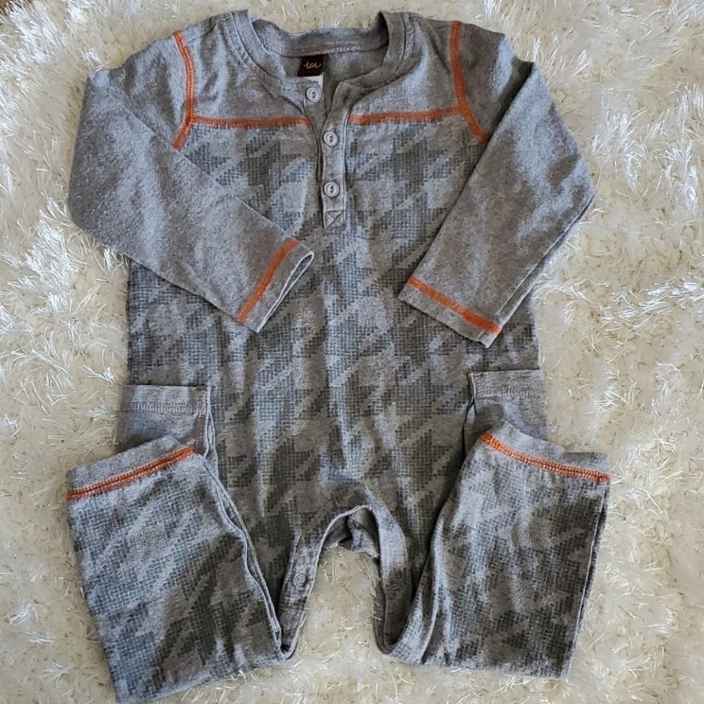 18-24 month onsie by Tea. Excellent condition